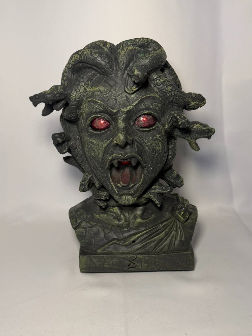 Magic Power Animatronic Medusa Head Talks Moves Halloween Prop Motion Activated